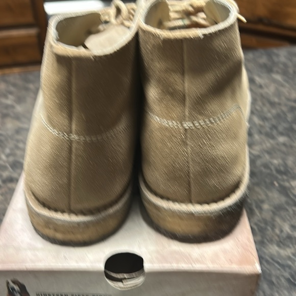 LL Bean men’s suede tan ankle boots, size 12M. - Picture 6 of 9